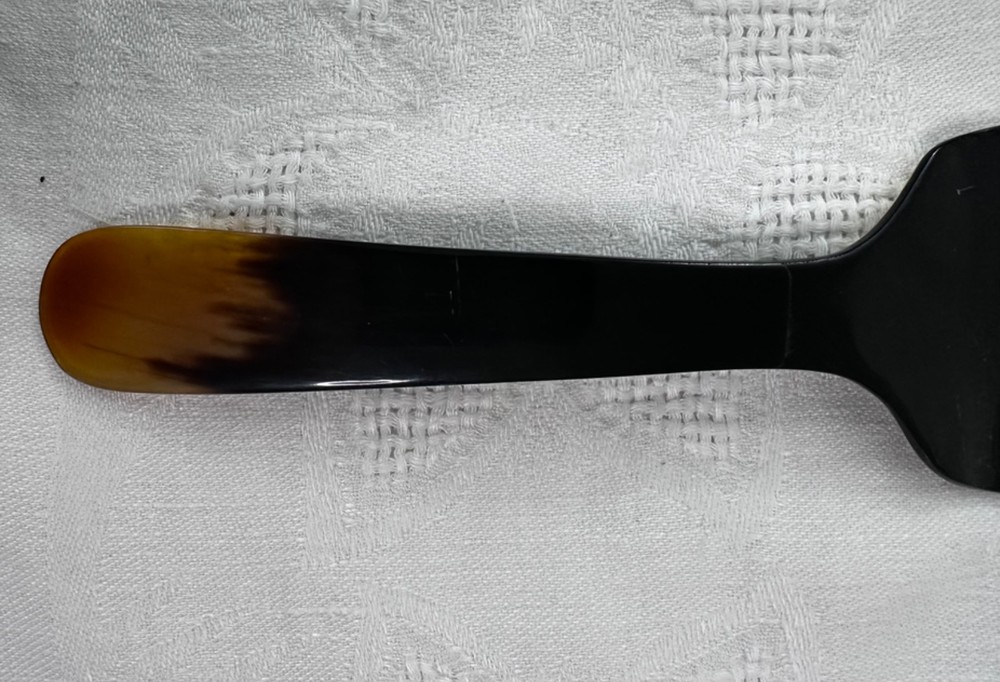 11" Artisan Horn Cake or Pie Server