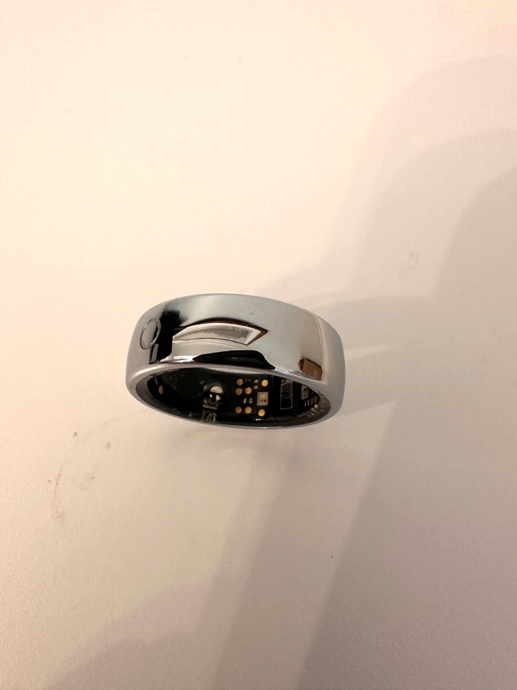 Circular Ring 2 Smart Ring (Size 10) in Silver in perfect condition and working