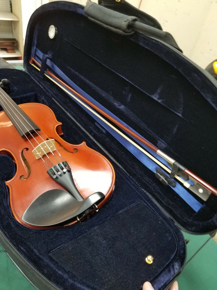 Gewa Ideale 4/4 Violin with Hard Shell Case