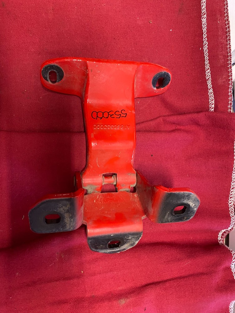 FREIGHTLINER CASCADIA  DOOR HINGE A1868553000