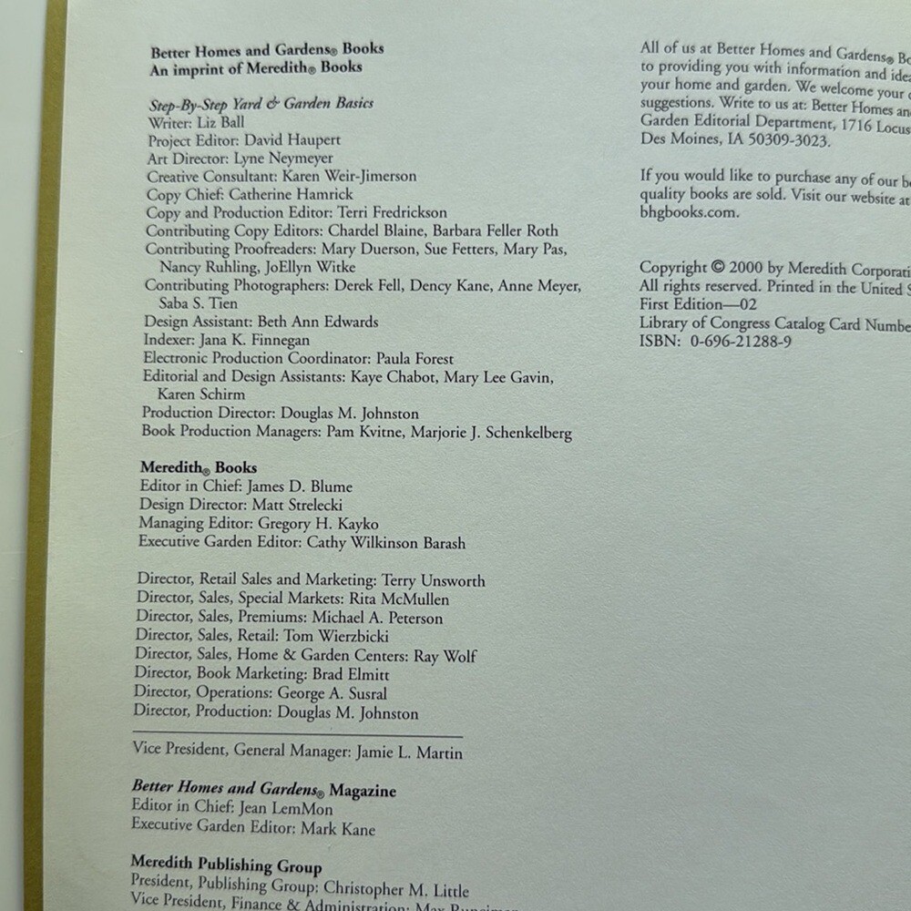 Better Homes And Gardens Step-by-Step Yard & Garden Basics Reference Book