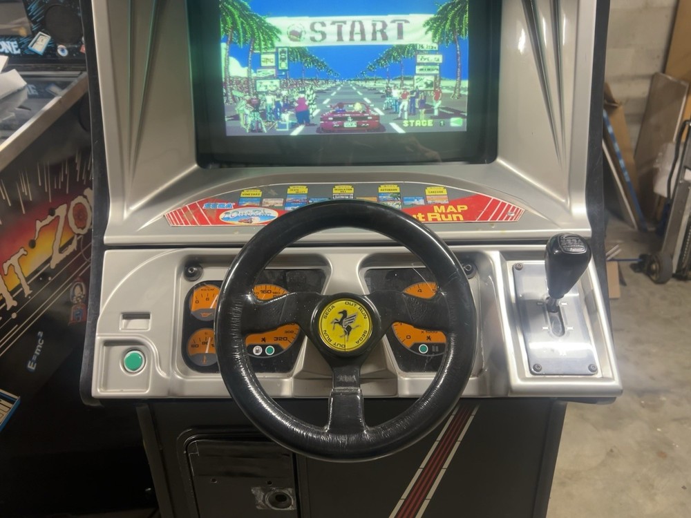 SEGA OUTRUN ARCADE MACHINE