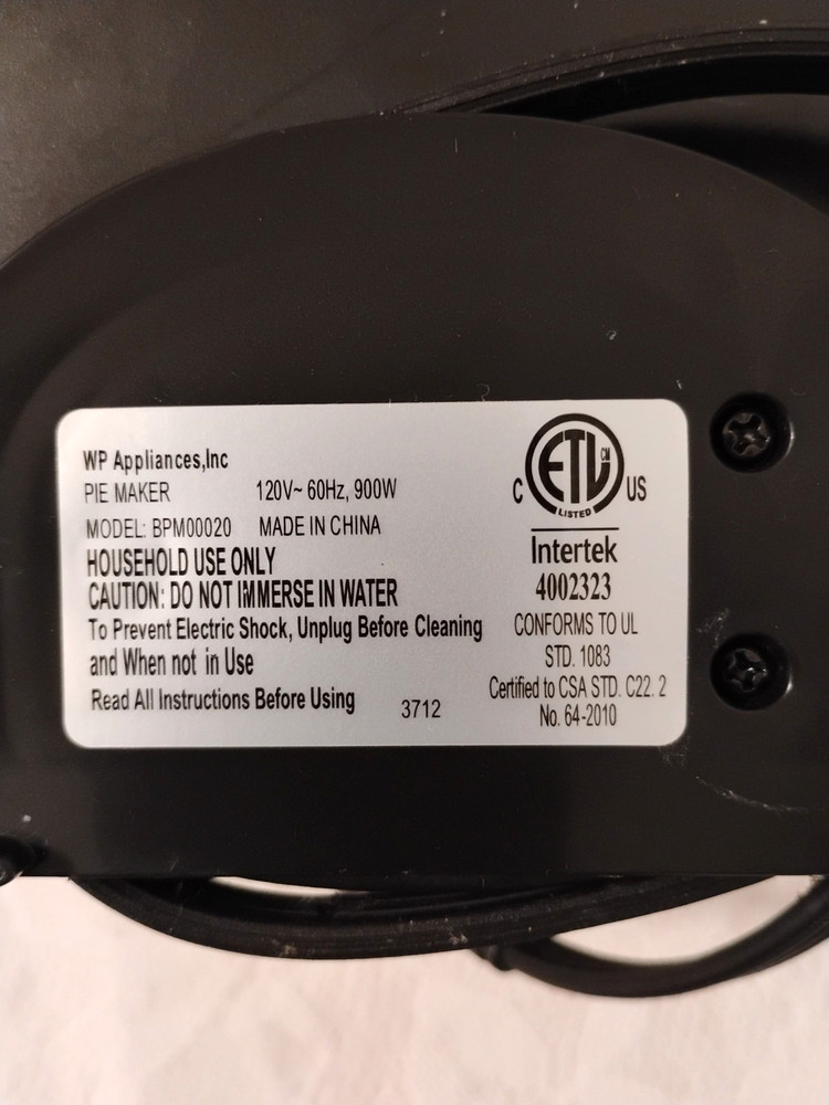 Wolfgang Puck BPM00020 Mini Pie Maker tested. Clean