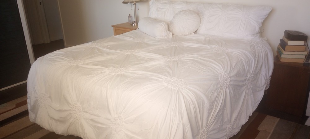 Impeccable White Sunflower Design Comforter 5 Pieces Set King 100% Polyester