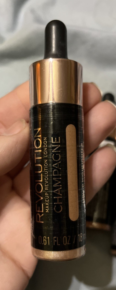 5 Makeup Revolution Liquid Highlighter