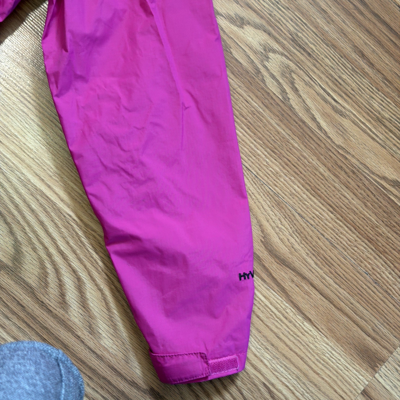 The North Face Rain Jacket Girls Small 7/8 Hyvent Pink Waterproof Hooded