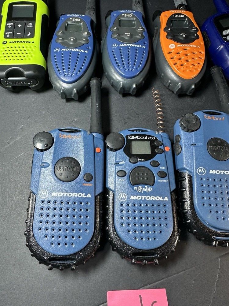 LOT-8 Motorola Talkabout WORKING