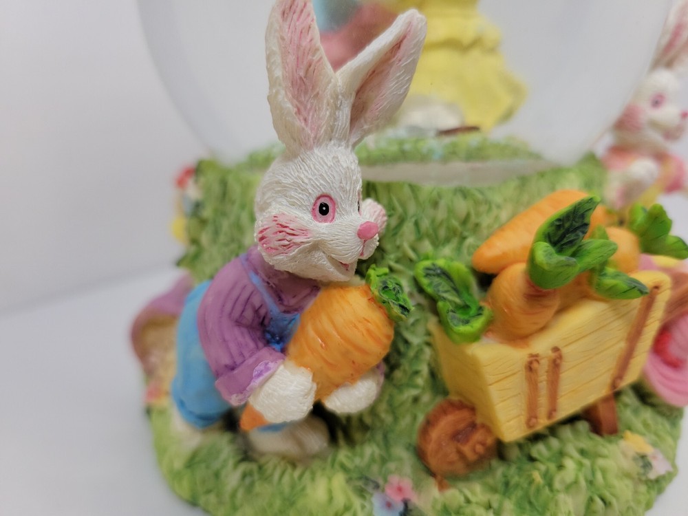 Easter Bunny Snow Globe Plays "Easter Parade" Works Great EUC Very Cute