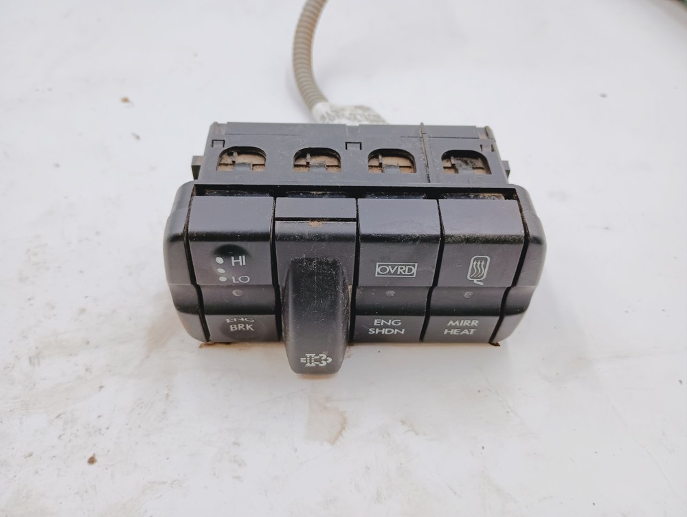 FREIGHTLINER SWITCH PANEL ASSEMBLY ENGINE BRAKE SHUTDOWN MIRROR HEAT MAN. REGEN