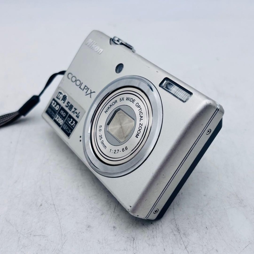 Nikon COOLPIX S570 Compact Digital Camera Tested Excellent Condition