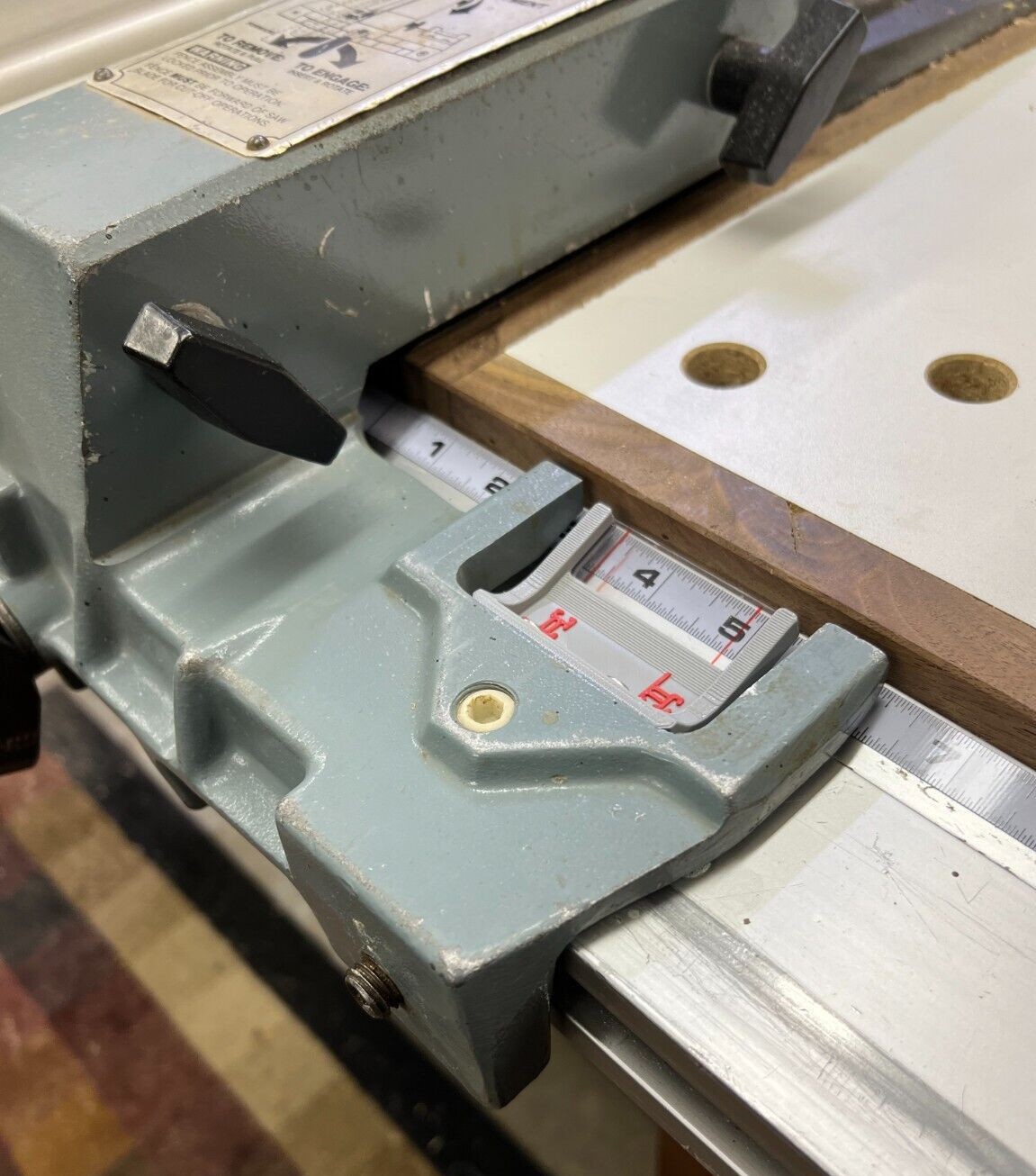 Delta Unifence Cursor Type I - Attaches From Side- Bonus Free Fence End Caps