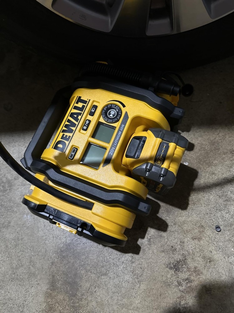 DEWALT Tire Inflator Portable Air Compressor 20V MAX Automatic Shut Off