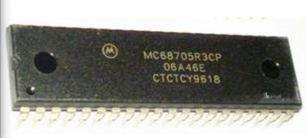 MOTOROLA MC68705R3CP DIP-40 8-Bit EPROM Microcontroller RH