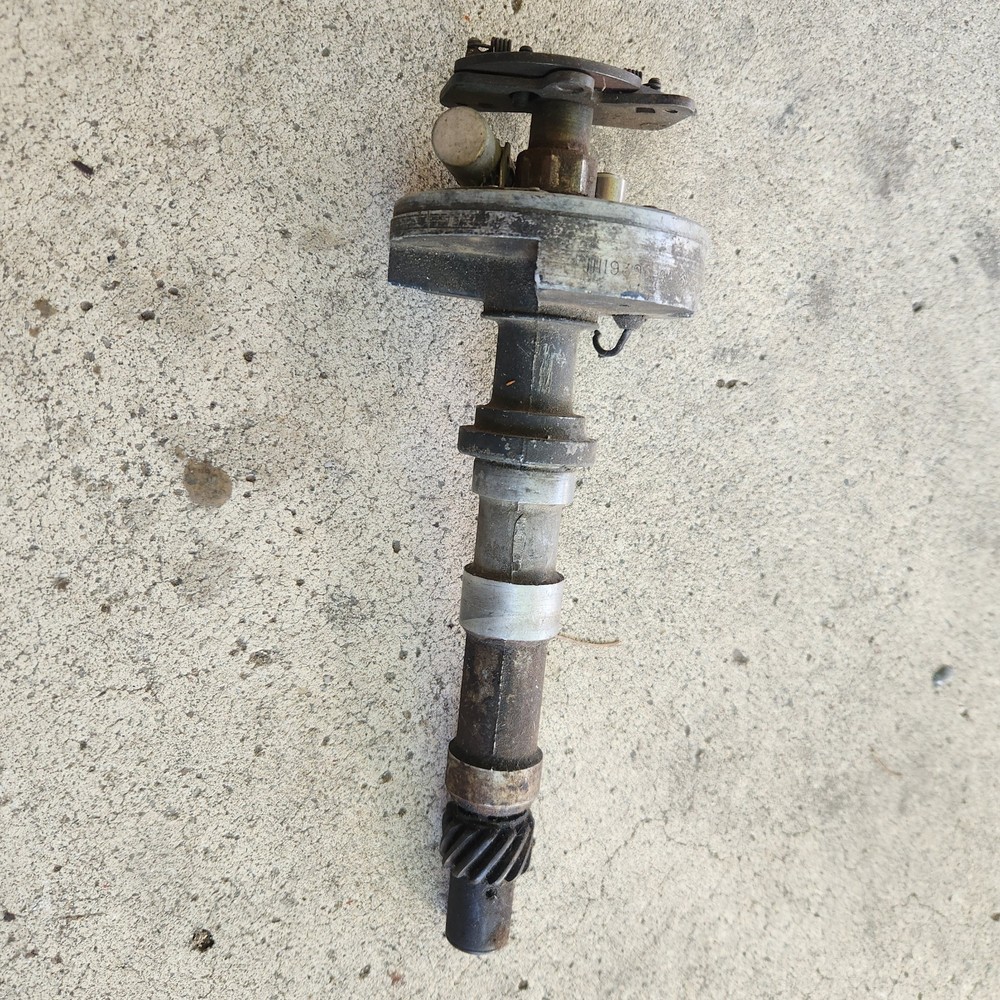 Used Points Distributor From 1970 Cadillac 472