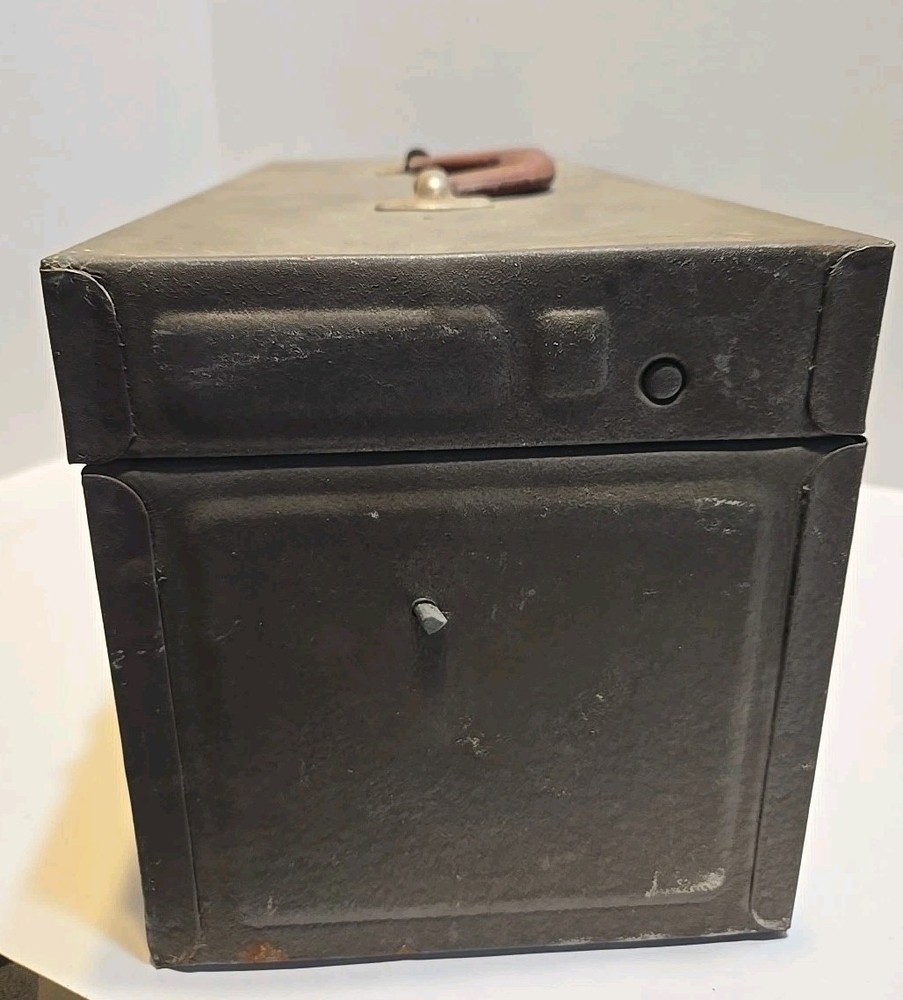 Vintage Metal Toolbox With Tray.