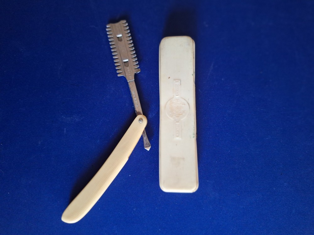 VINTAGE DURHAM DUPLEX RAZOR IN ORIGINAL PLASTIC CASE