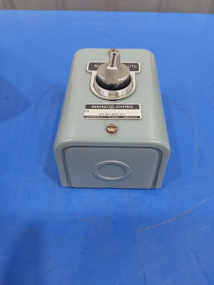 General Electric CR2940AA401E Pushbutton Station 2940AA401E
