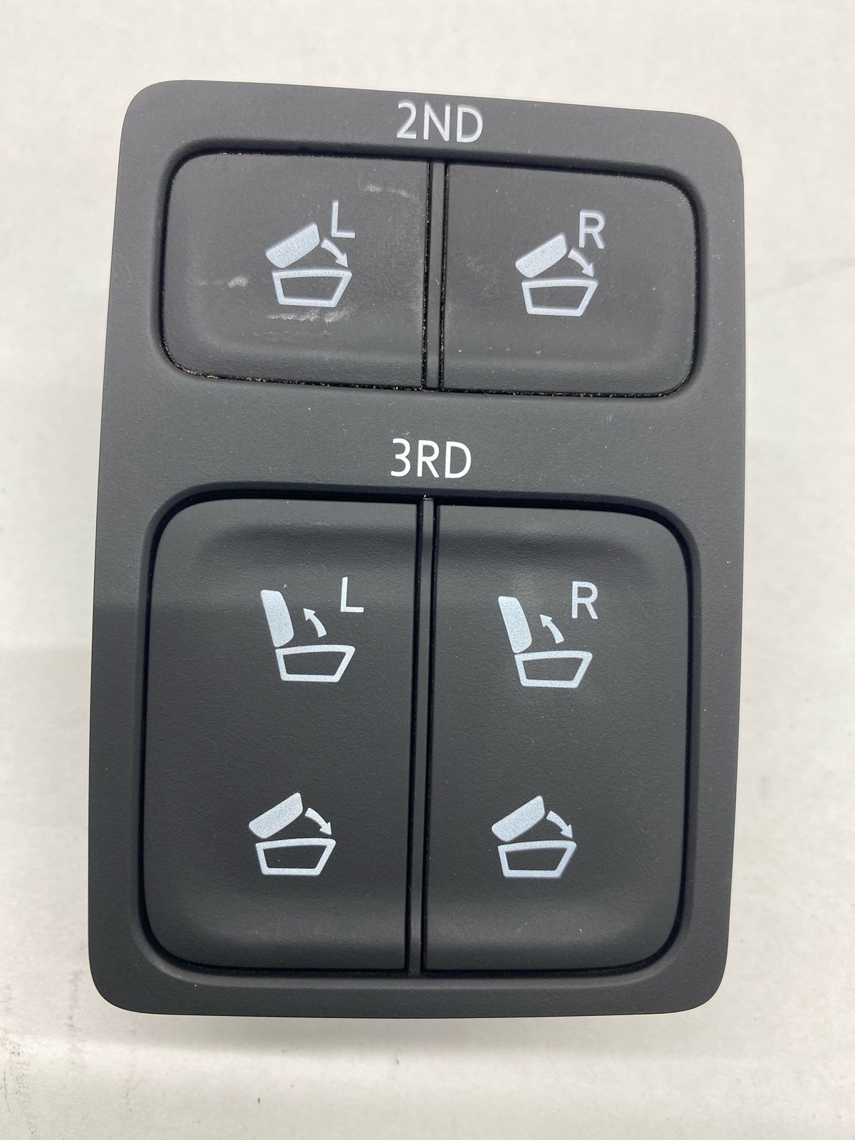 2025 HYUNDAI PALISADE OEM REAR 2ND & 3RD ROW SEAT POWER FOLD SWITCH