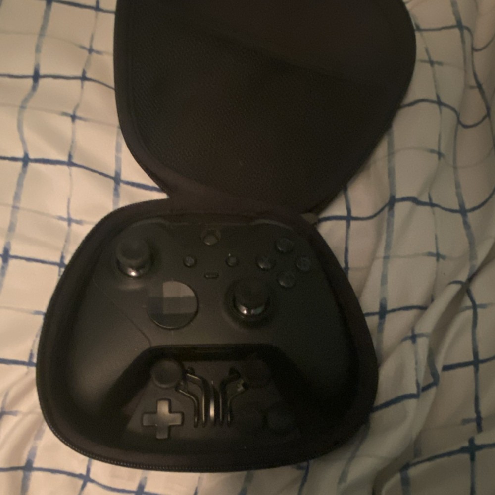 Microsoft Xbox Elite Controller Bundle Carrying Case Charging Dock Thumbsticks