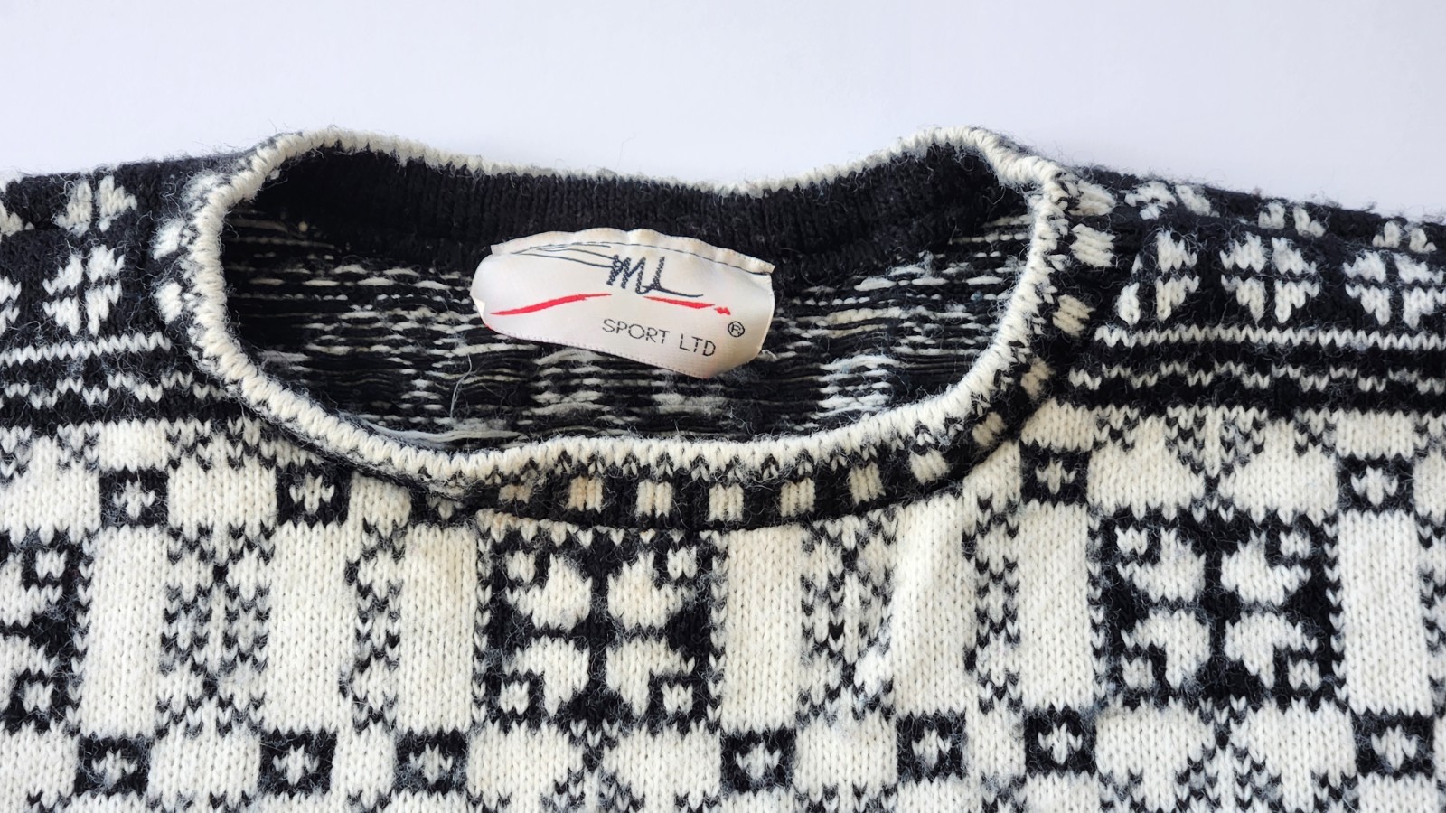 Vtg 90s SML Sport Nordic Stag Mountain Black and White Crewneck Knit Sweater - L