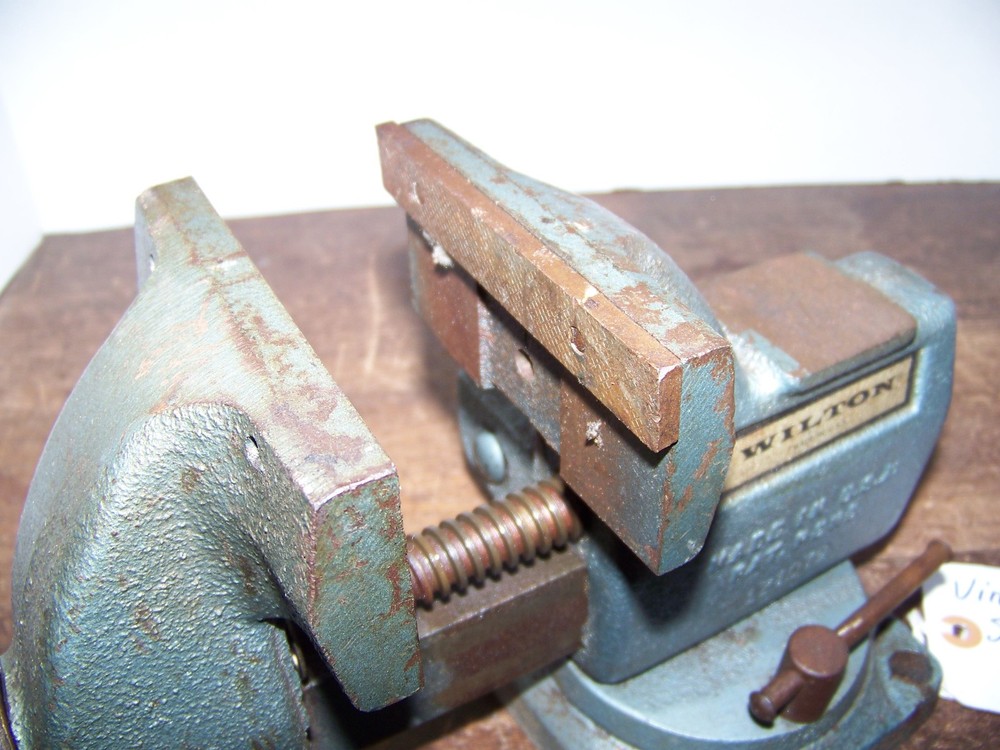 4" Wilton Bullett Vise with adjustable swivel head