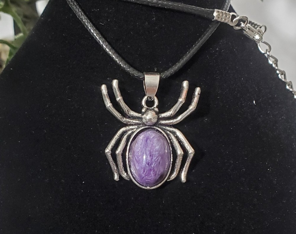 Spider Pendant Chorite