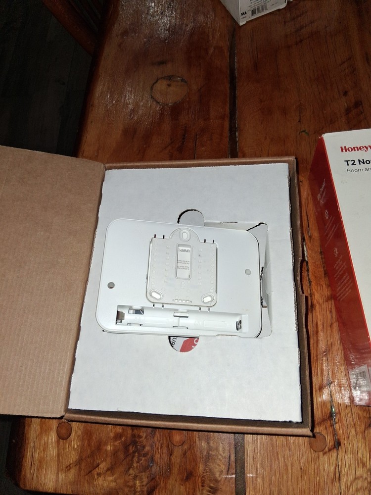 Honeywell Home T2 Non-Programmable Thermostat Backlit Display Precise Control