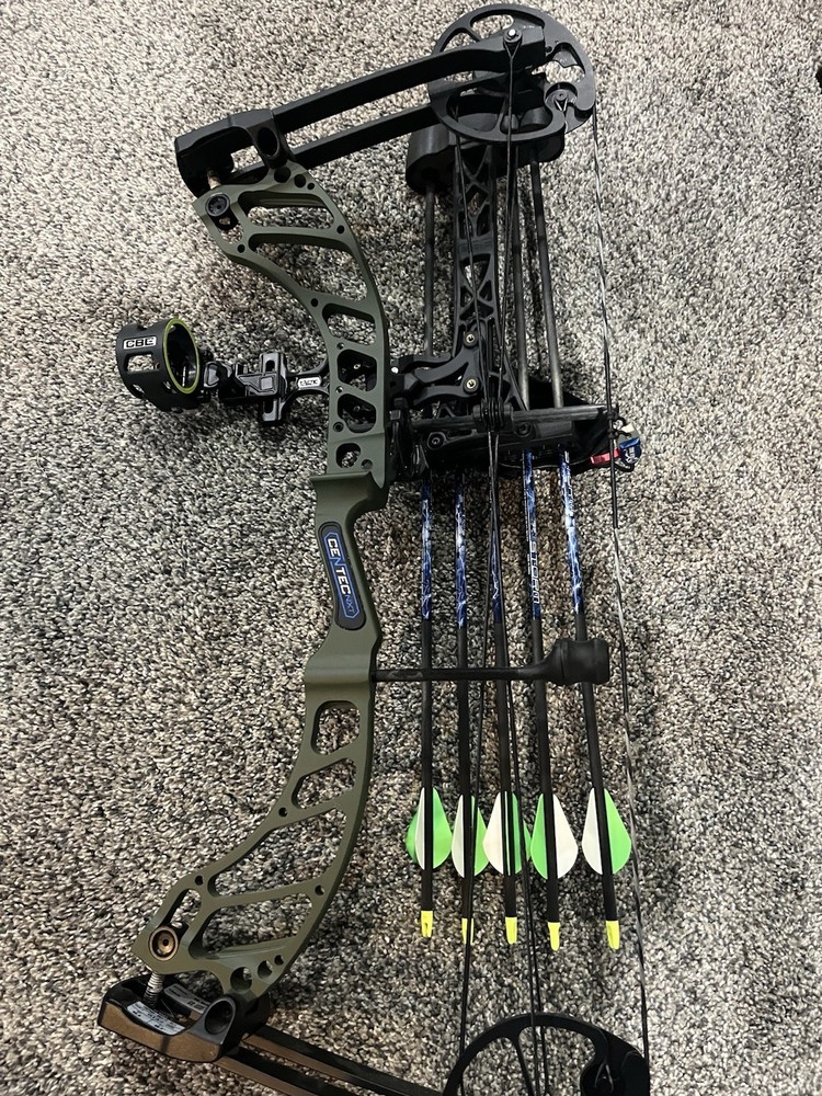 Quest Centec NXT Youth Compound Bow Package