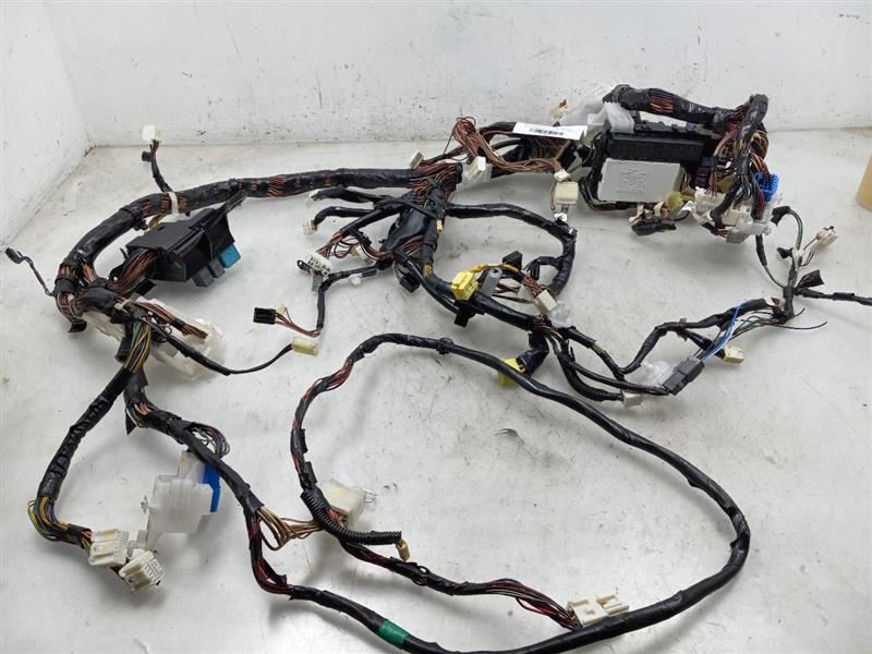 07 TOYOTA MATRIX HATCHBACK DASH WIRE HARNESS 1.8L WITHOUT ABS