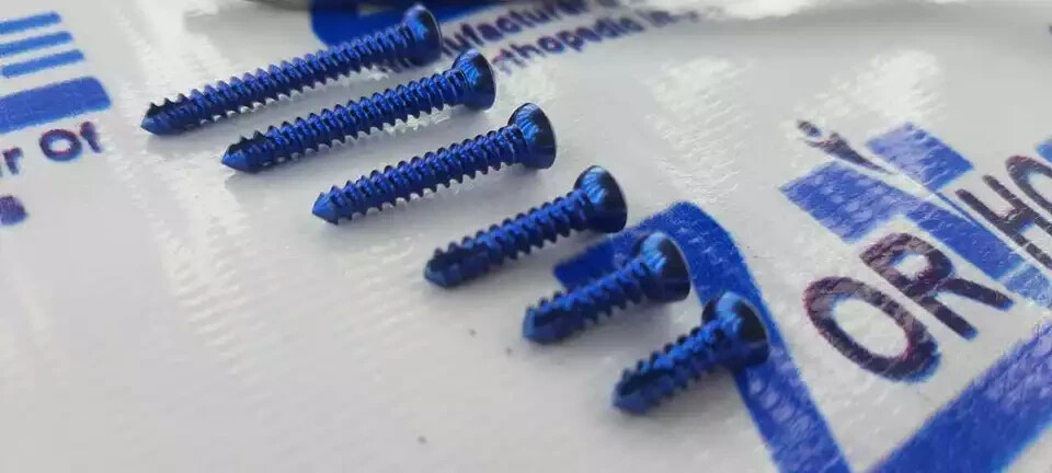 Cortical Screws 2.7mm Self-Tapping Titanium grade 5 (221 Pcs)