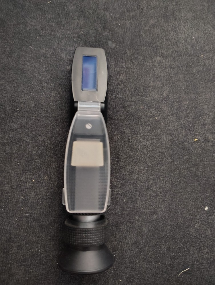 ATAGO N-2E Handheld Refractometer for Medical & Biological Laboratory