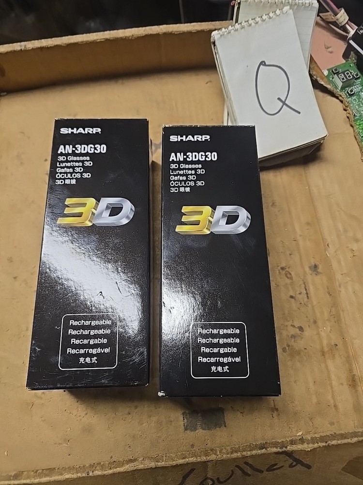 1 New 1 Open Box Sharp 3D Glasses Rechargeable 3D Glasses Sharp AN-3DG30