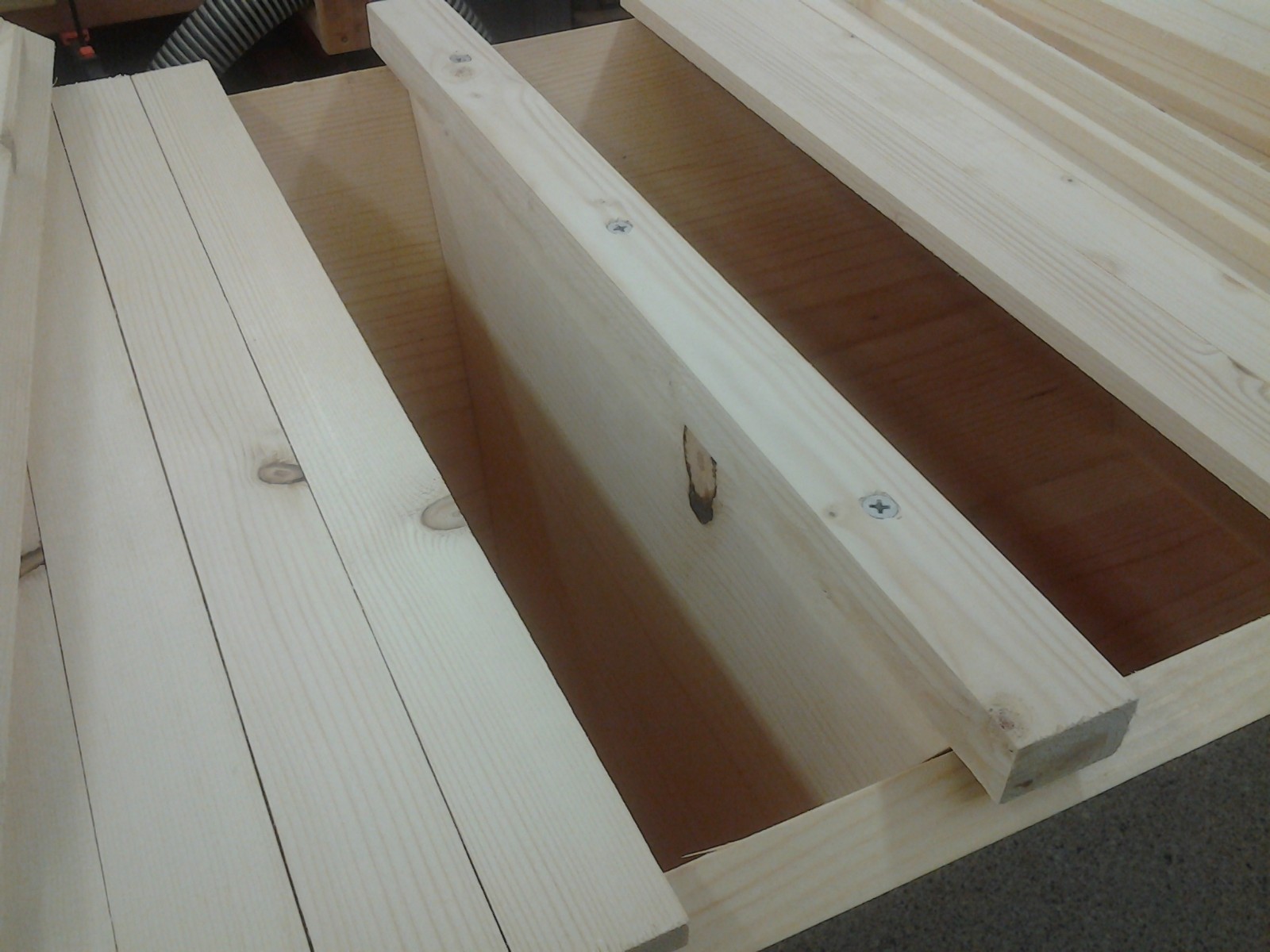 Bee Hive, Top Bar with 30 Top Bars and Roof Backyard Bee Keeping Hive