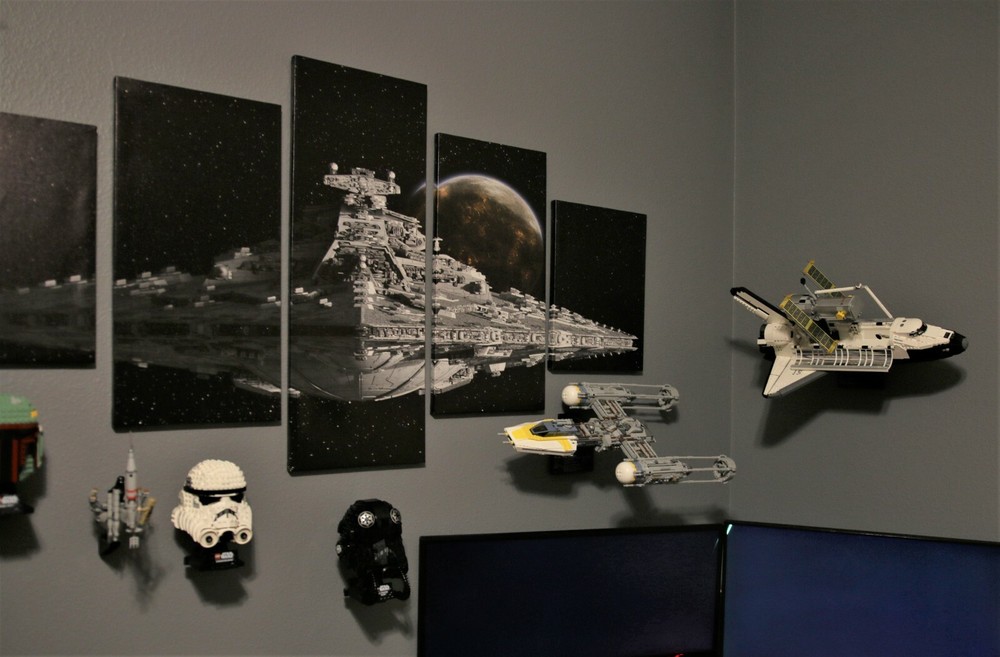 Ultimate Display Solutions wall display for Lego Space Shuttle Discovery 10283