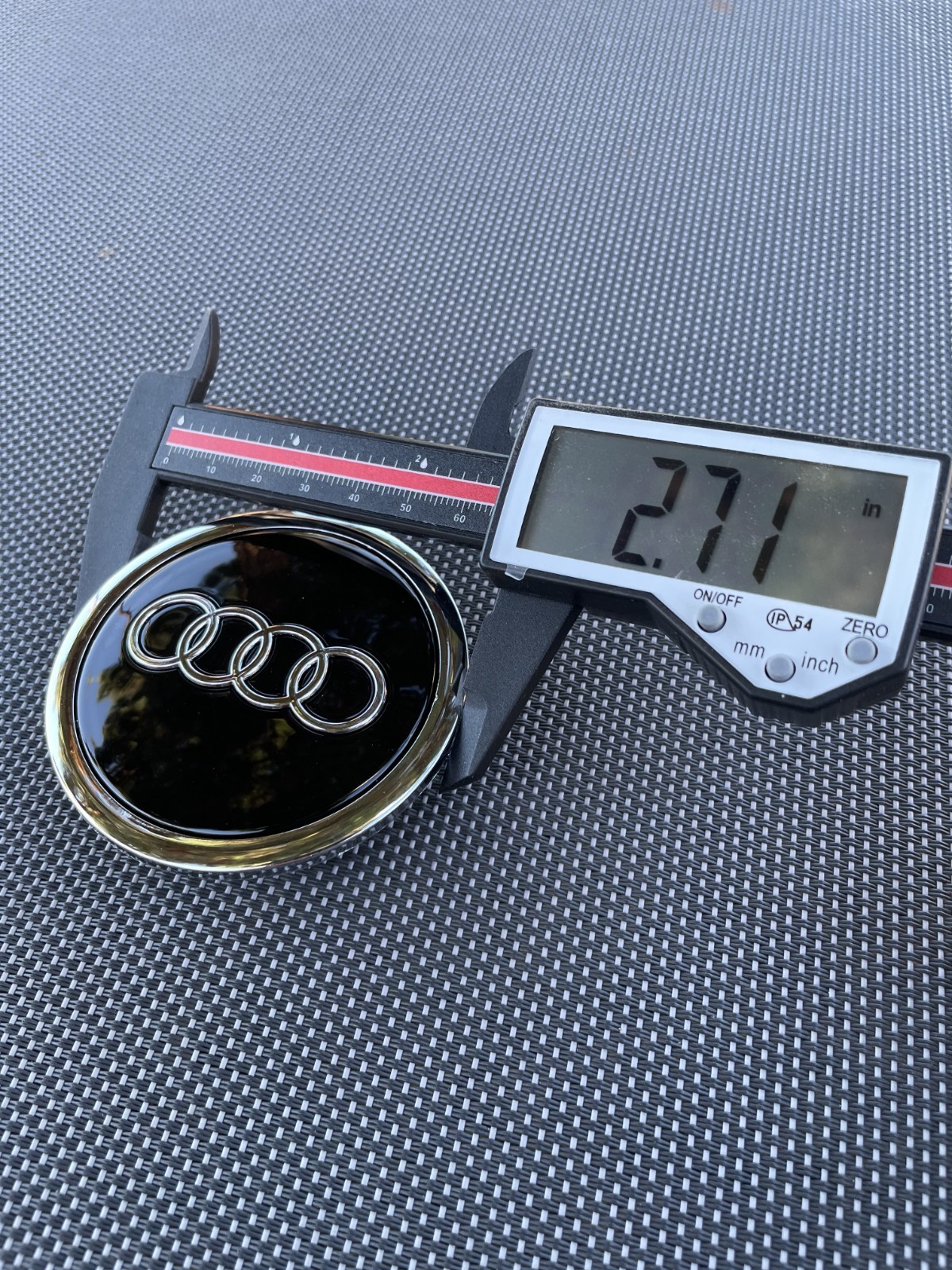 AUDI 4x BLACK - CHROME 69 mm/2.72in Wheel Rim Center Hub Cap