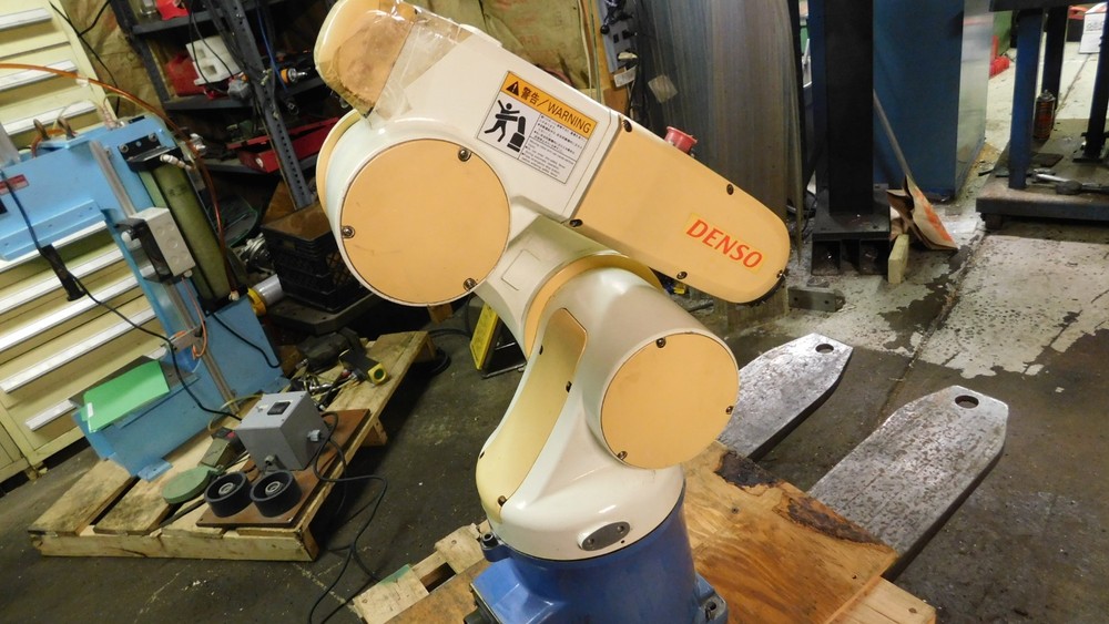 Denso VS-6556E/GM 6-axis Robot arm - With Controller