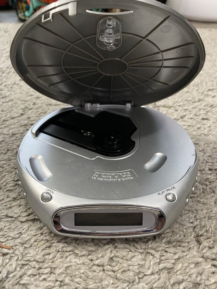 Durabrand CD-855 Compact Disc Player Blue untested not sure if it works