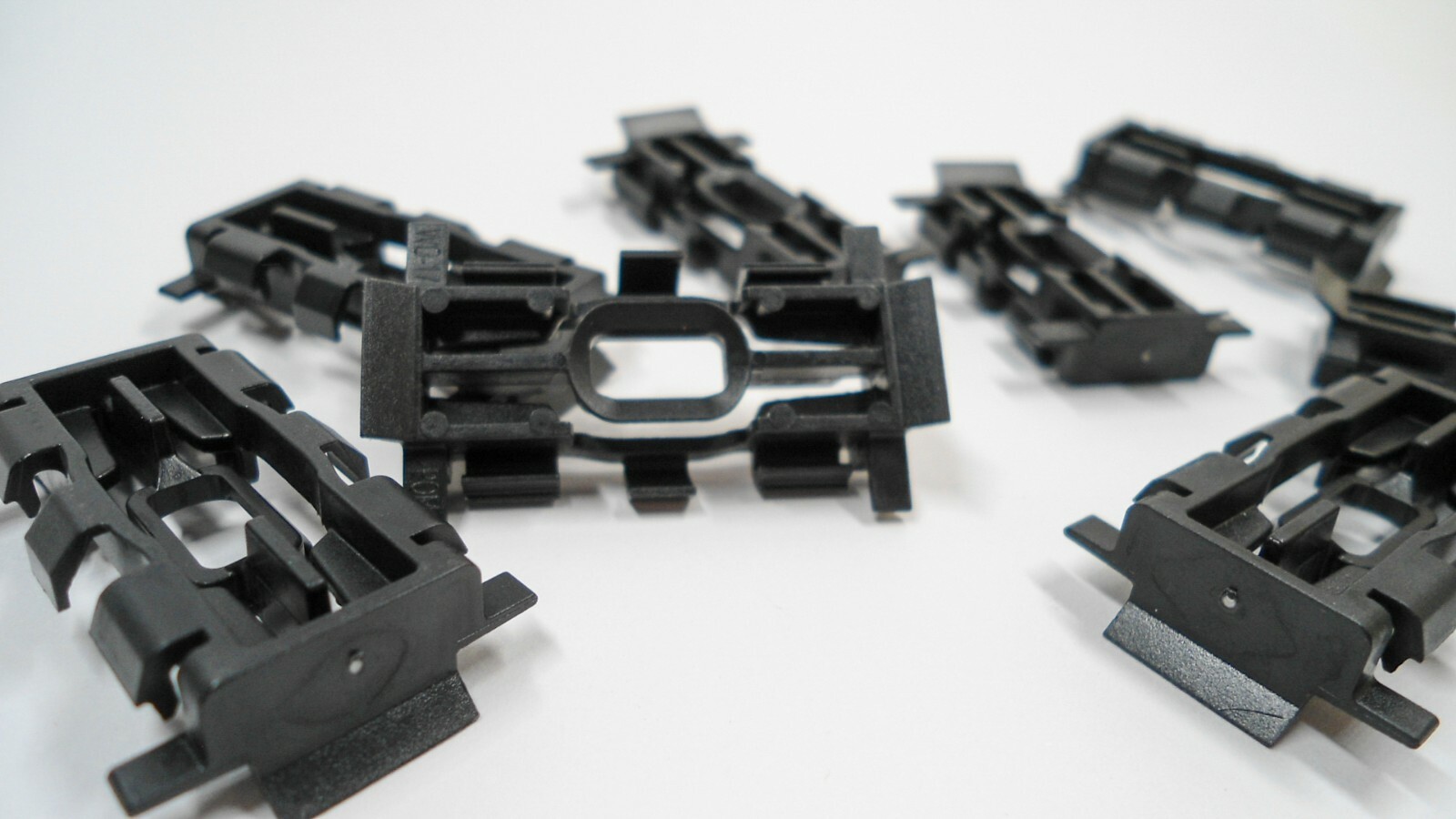 8 NEW ROOF MOLDING CLIPS! FOR '14 & UP SILVERADO SIERRA TAHOE YUKON SUBURBAN ETC