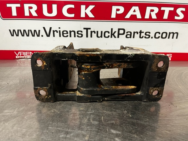 PETERBILT 359 TOW BRACKET