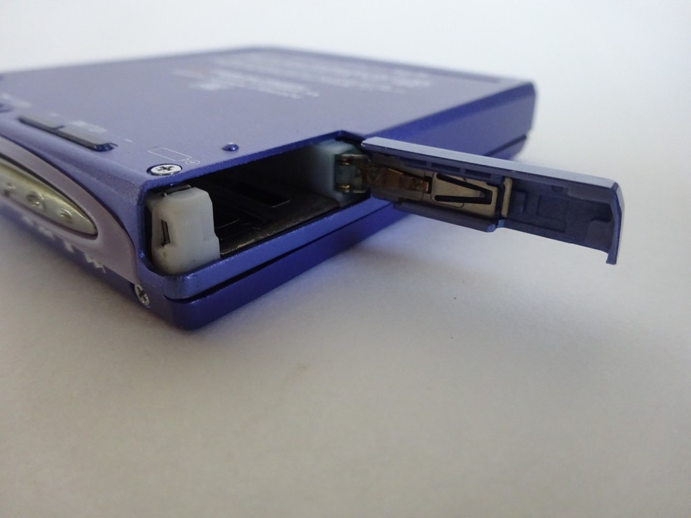 Sony Walkman MZ-E707 Minidisc MD Player Purple Type-R