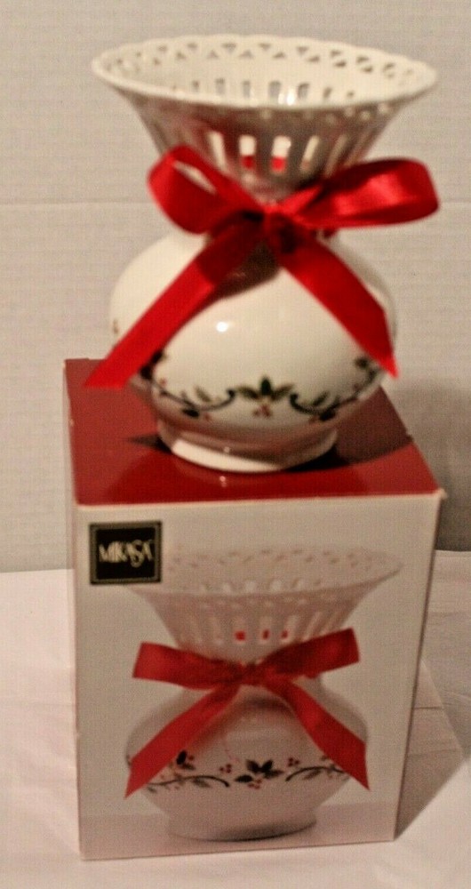 Mikasa Holiday Lace Vase