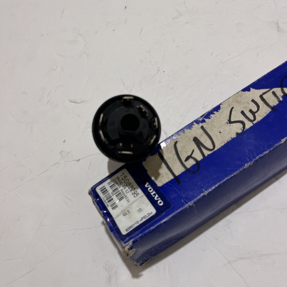 Volvo Construction Equipment Key Switch #15082295