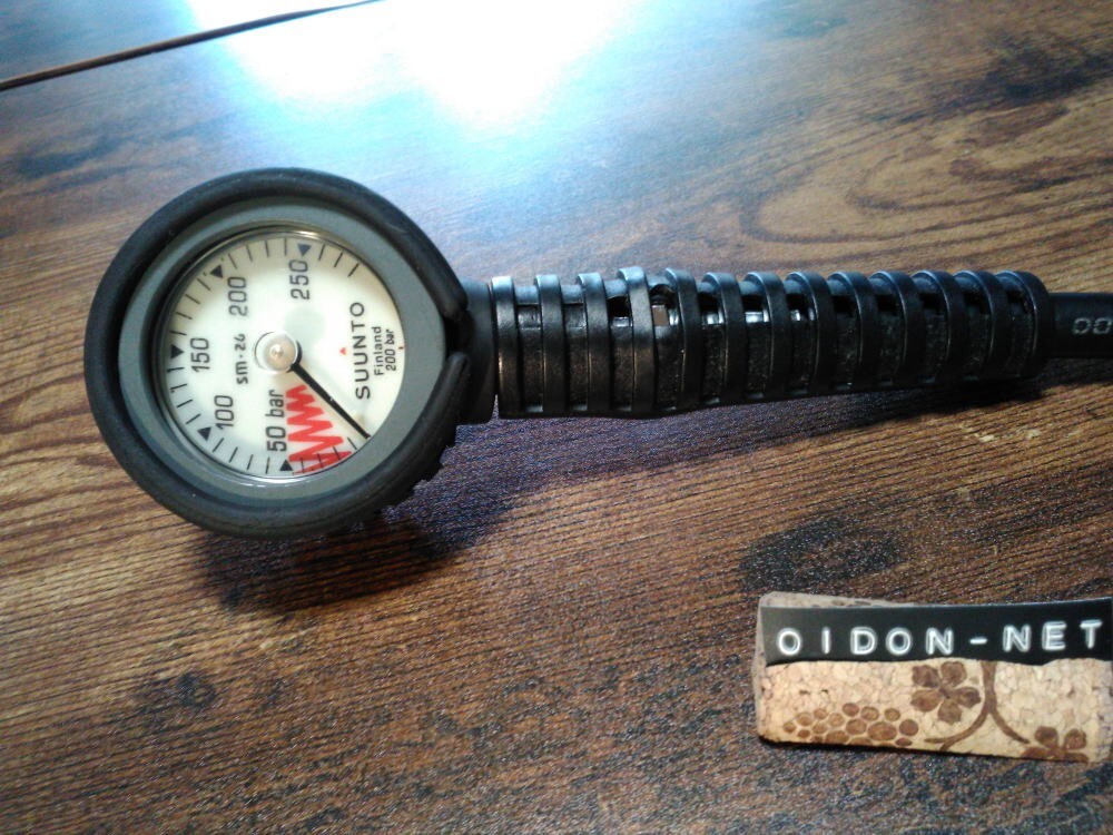 SUUNT-Pressure gauge for scuba diving, Good condition.