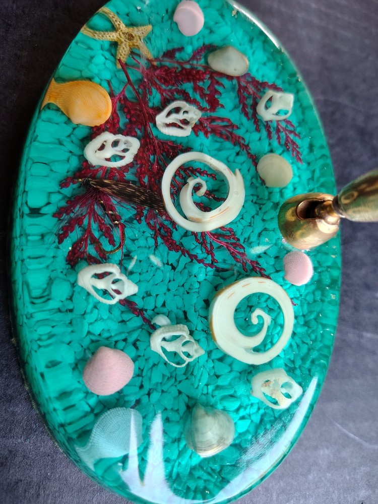 Vintage Lucite Pen Holder, Shell Design