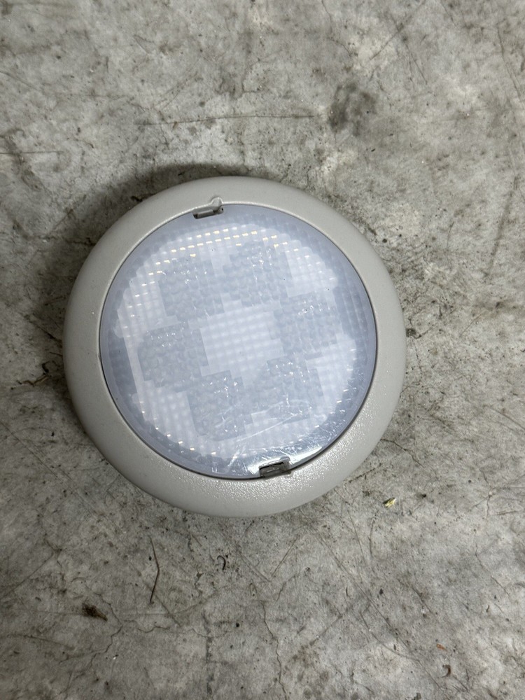 Mack 82761227 - INTERIOR LAMP
