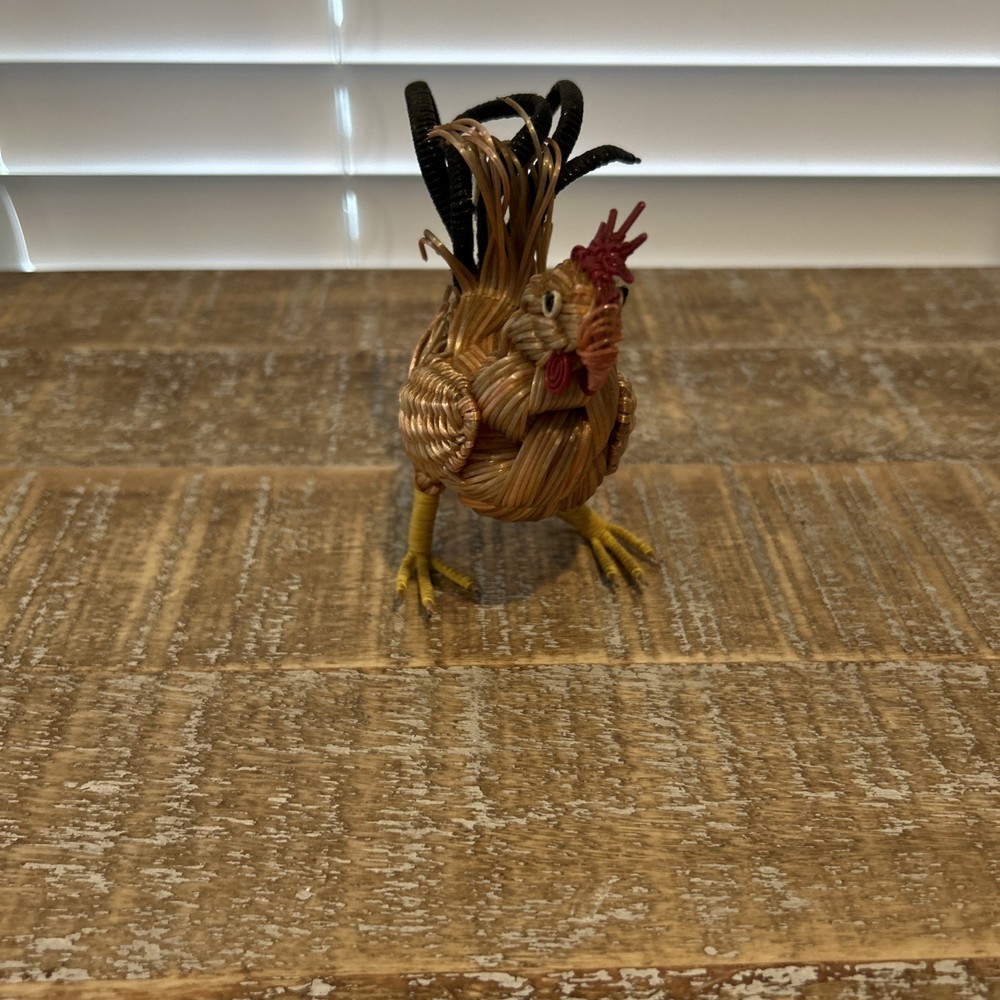 Wire Rooster Decor Realistic And Unique