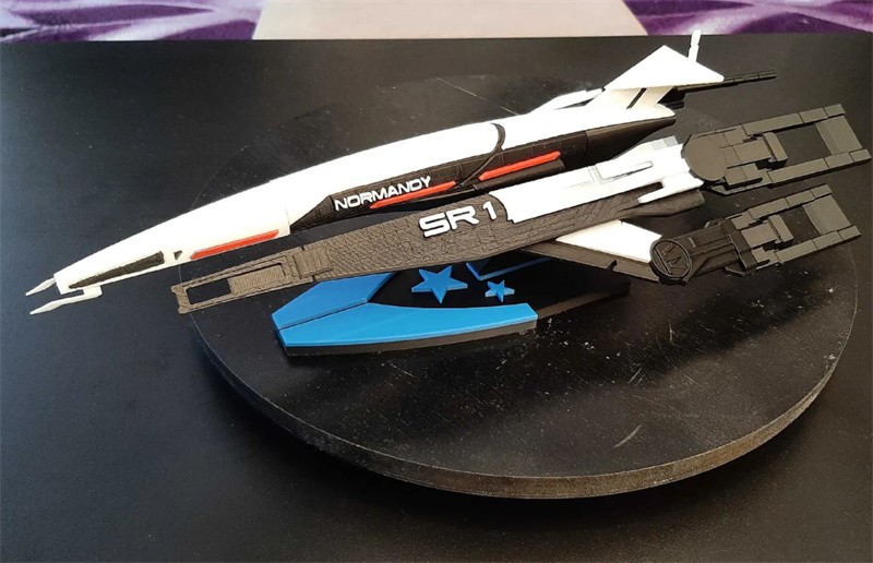 MASS EFFECT SSV Normandy SR1 Spaceship 3D Print Painted Assembly Model
