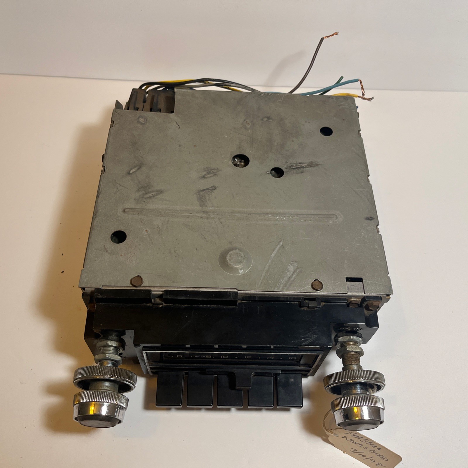 GM 1970's CHEVY AM/FM Radio 70HFP1 9345270 w/ Woodgrain Knobs