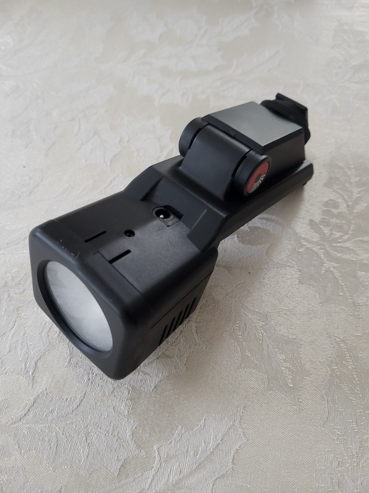 Coast Quartz Brite Rechargeable Compact Video Light, excellent condition