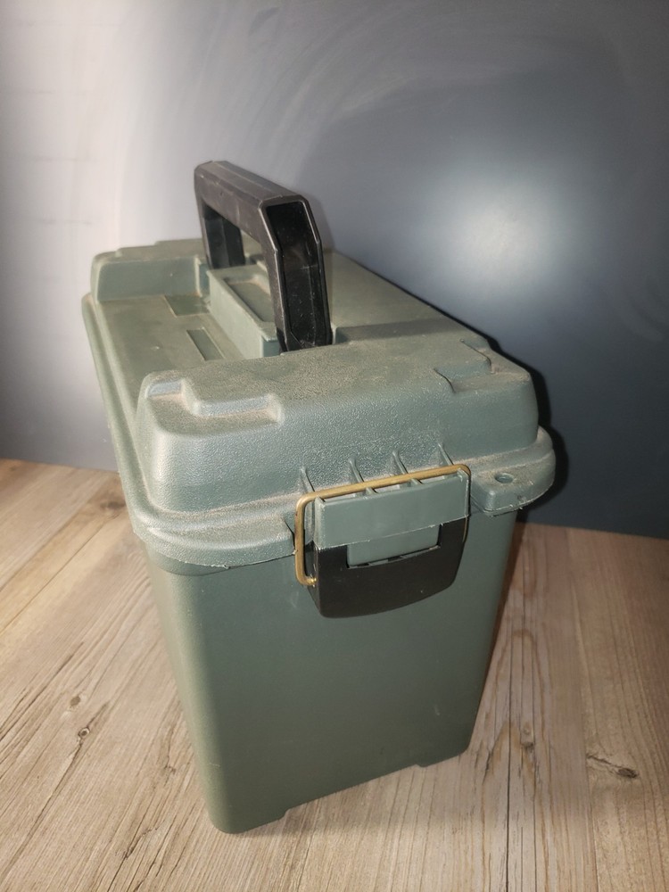 Cabelas Utility Box Green